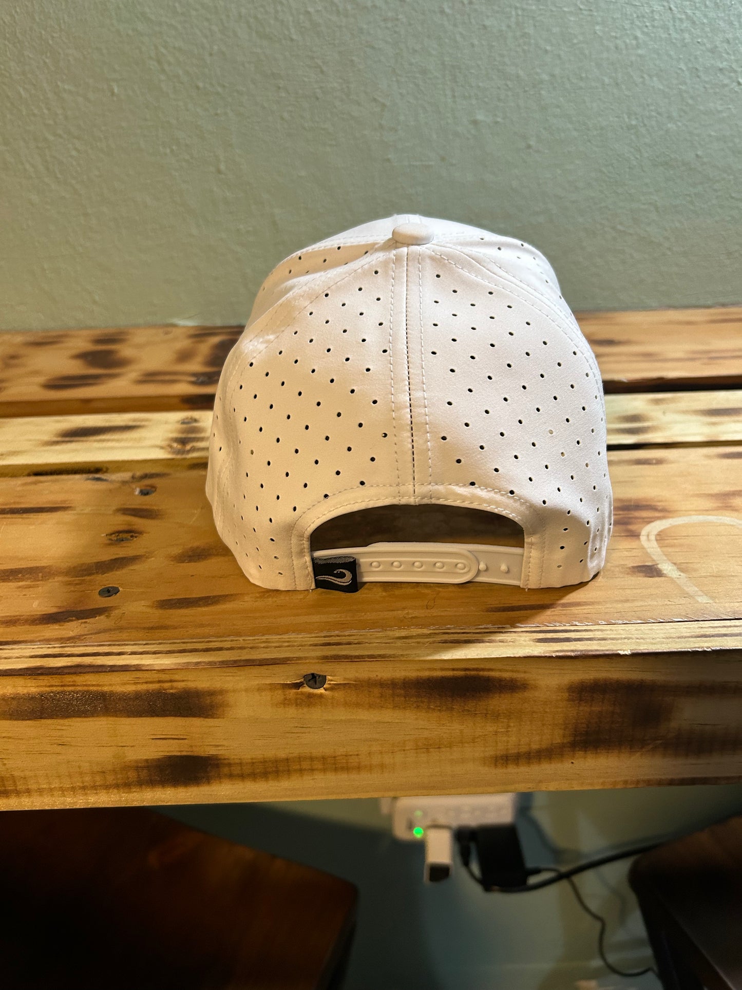 AC - White cap