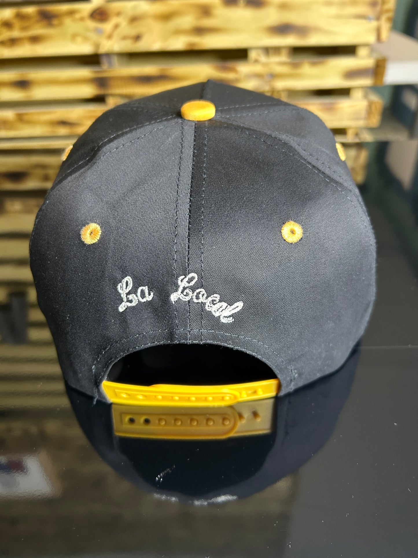 LA LOCAL